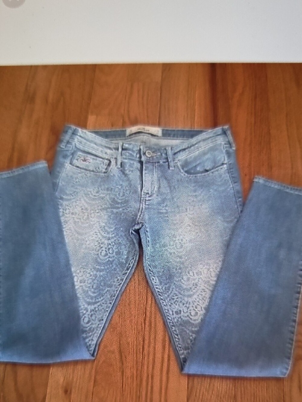 Hollister Light Blue Lace-Print Skinny Jeans - Picture 4 of 7